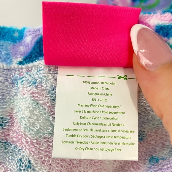๐ RARE ๐ Lilly Pulitzer Spa Velcro Towel Wrap - Picture 7 of 7